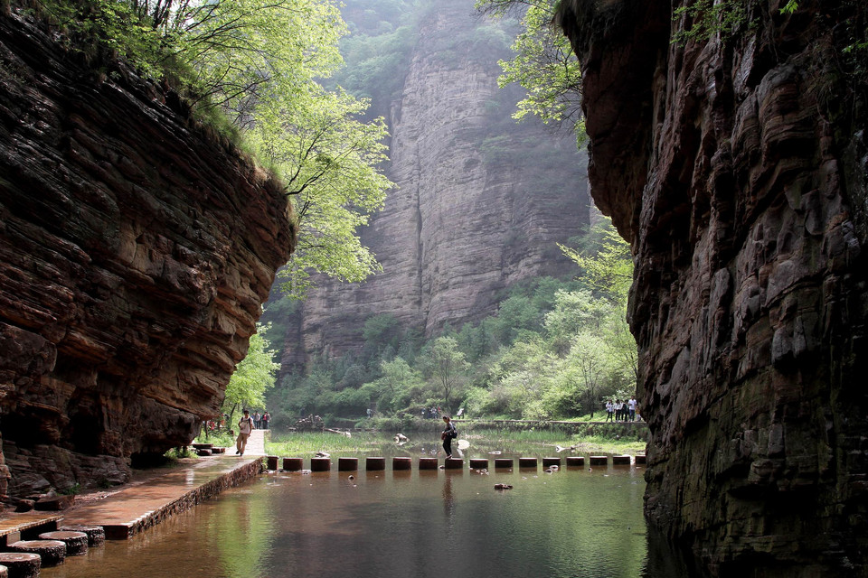 洛陽(yáng)龍?zhí)洞髰{谷旅游