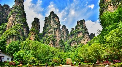 【張家界深度游高鐵4天】<張家界森林公園/天子山/袁家界/百龍電梯/十里畫(huà)廊/金鞭溪/天門(mén)山公園>