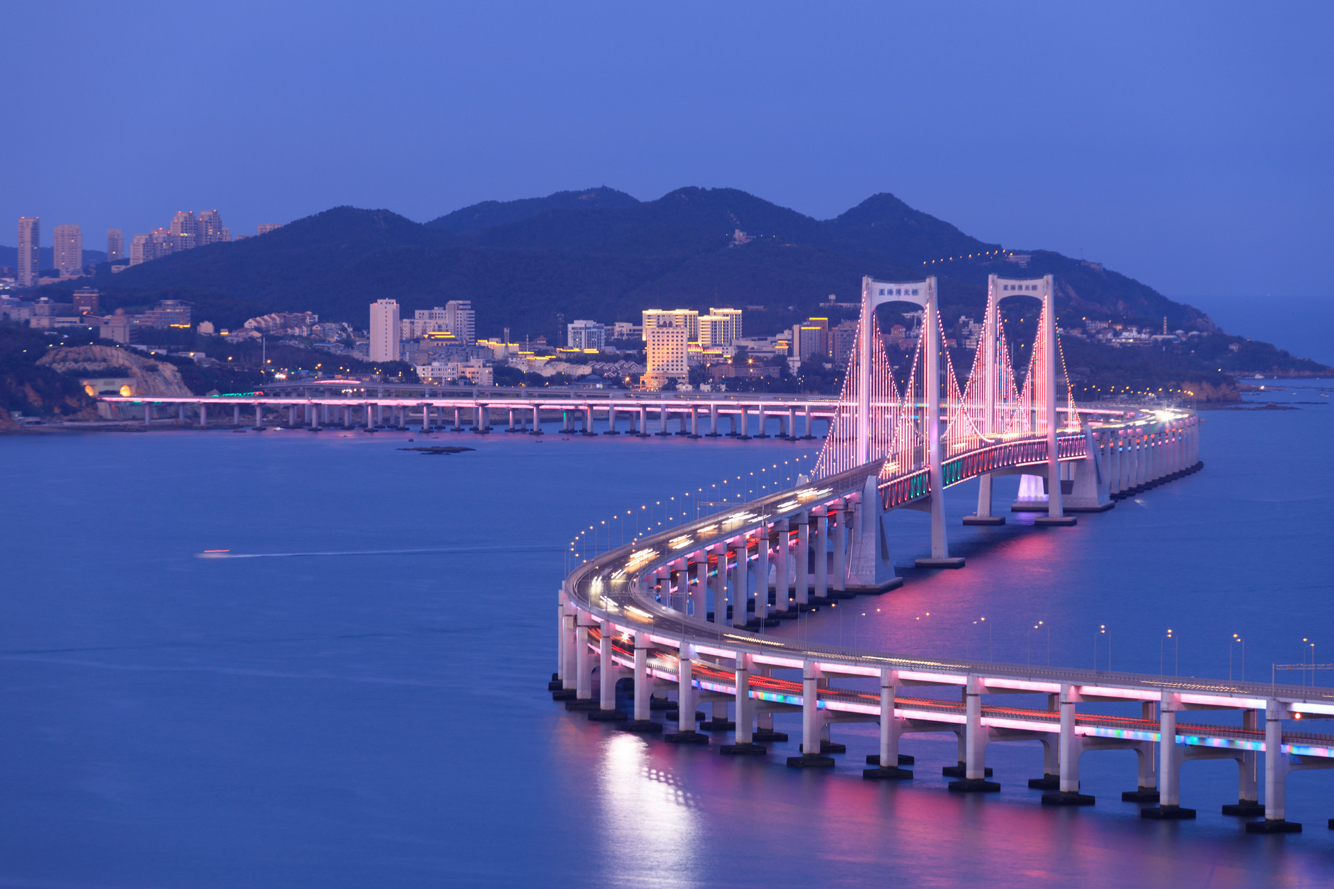 【B1秋愈長(zhǎng)白山 北境縱貫線雙飛7日】長(zhǎng)白山·五星養(yǎng)生礦物溫泉·延吉·丹東艦·河口·國(guó)門·楓葉大道