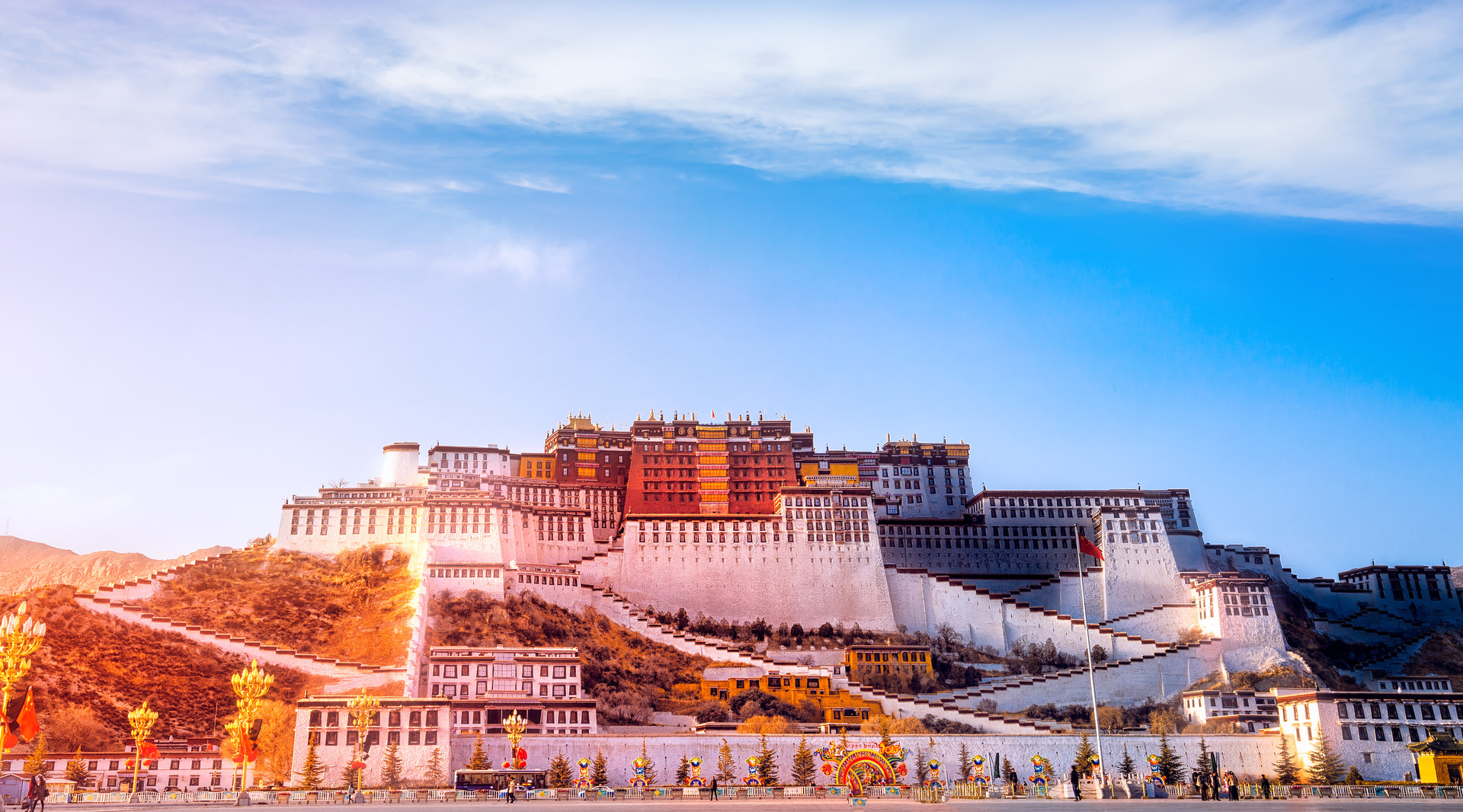 布達(dá)拉宮封面圖