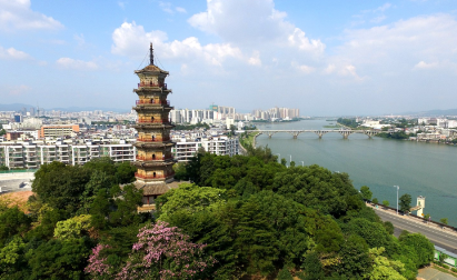 【春沐源小鎮(zhèn)2天】<萬綠谷風(fēng)景區(qū)--入住春沐源小鎮(zhèn)、湖邊沙灘、棕櫚原湯溫泉 參觀小鎮(zhèn)、觀光艇>